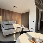 Lakeview Design *